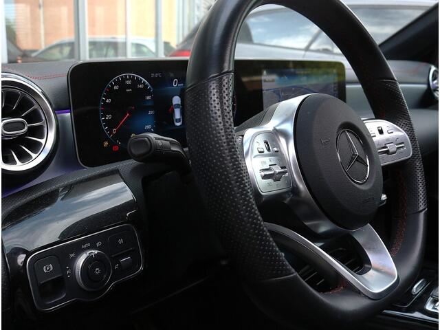 Mercedes-Benz CLA-KLASSE 180 Business Solution AMG