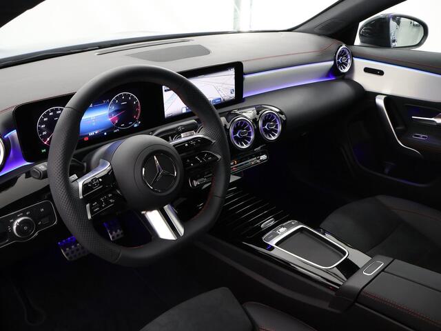 Mercedes-Benz CLA-KLASSE Shooting Brake 180 AMG Line Night pakket | Panoramadak | 19 inch LM velgen |