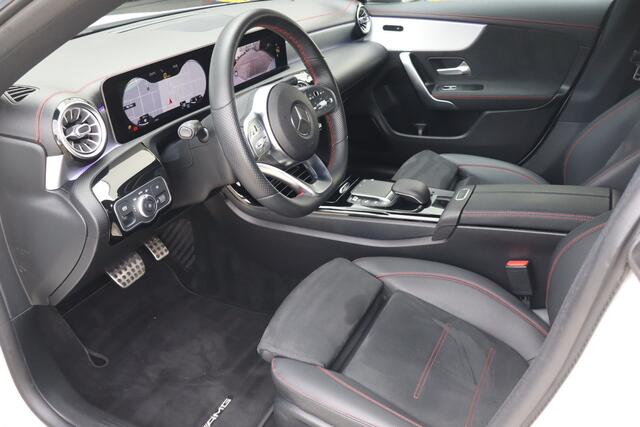 Mercedes-Benz CLA-KLASSE 200 Business Solution AMG NL-Auto!! Sfeerverlichting I Camera I Carplay