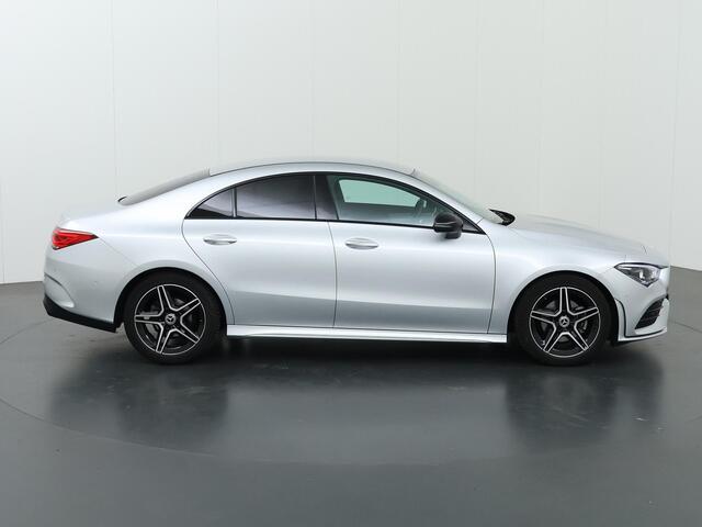 Mercedes-Benz CLA-KLASSE 180 Business Solution AMG | Trekhaak | Achteruitrijcamera | Sfeerverlichting | Widescreen | Stoelverwarming |