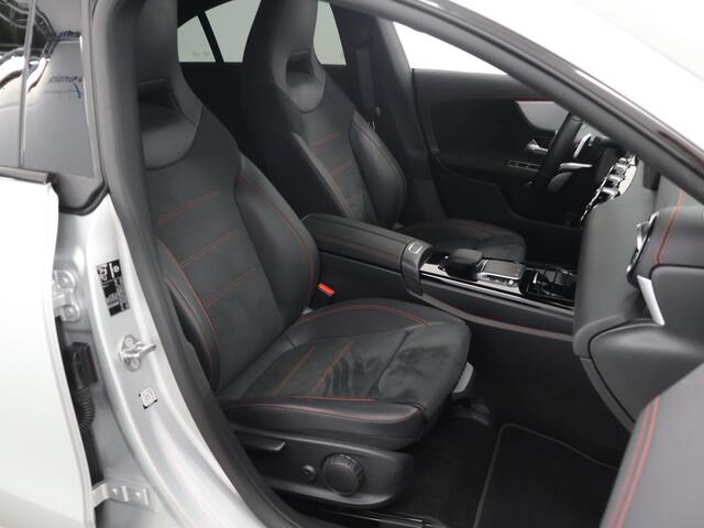 Mercedes-Benz CLA-KLASSE 180 Business Solution AMG | Trekhaak | Achteruitrijcamera | Sfeerverlichting | Widescreen | Stoelverwarming |