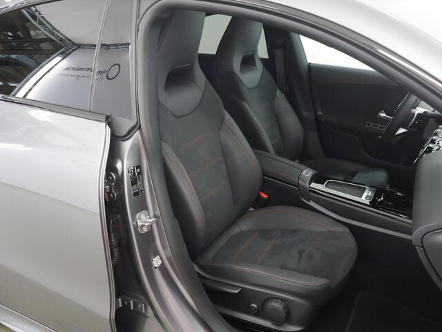 Mercedes-Benz CLA-KLASSE 180 Coupe Star Edition AMG Line | Panorama-schuifdak | Navigatiesysteem | Stoelverwarming | Parkeercamera | Sfeerverlichting