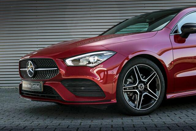 Mercedes-Benz CLA-KLASSE Shooting Brake 180 | Panoramadak | Nightpakket | Trekhaak | Custom bekleding