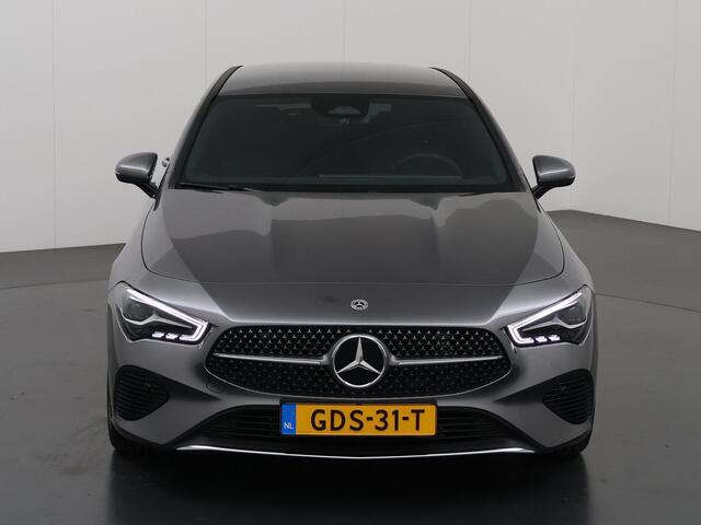 Mercedes-Benz CLA-KLASSE Shooting Brake 180 Star Edition Luxury Line | Achteruitrijcamera | Zitcomfortpakket | Parkeerassistent | Keyless | Sfeerverlichting |