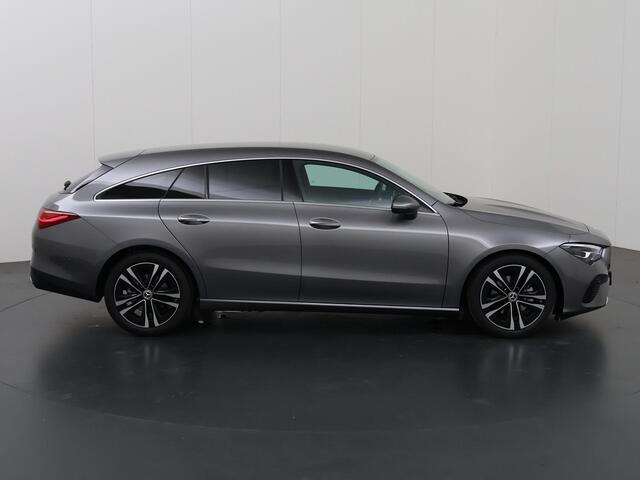 Mercedes-Benz CLA-KLASSE Shooting Brake 180 Star Edition Luxury Line | Achteruitrijcamera | Zitcomfortpakket | Parkeerassistent | Keyless | Sfeerverlichting |