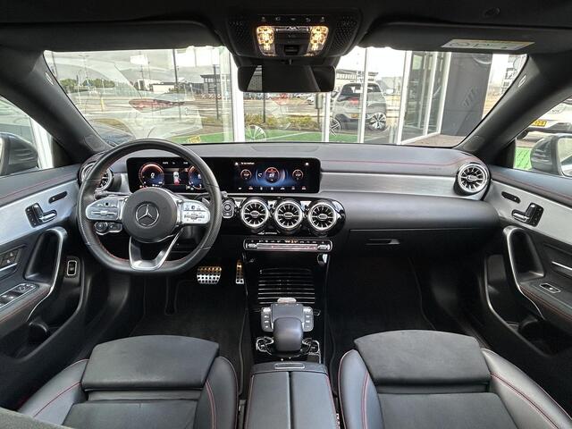 Mercedes-Benz CLA-KLASSE Shooting Brake 200 AMG | Panoramadak | Memory Stoelen