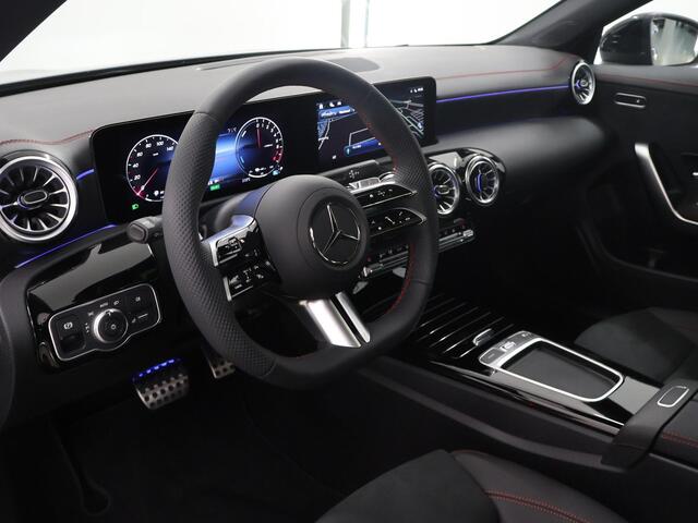 Mercedes-Benz CLA-KLASSE 250 e Star Edition AMG Line | Nightpakket |Multispaaks | HANDS-FREE ACCESS | Panoramaschuifdak |