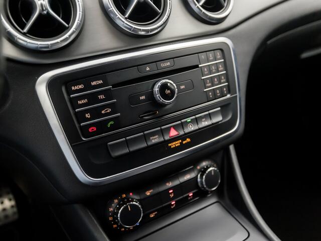 Mercedes-Benz CLA-KLASSE Shooting Brake 200 AMG Sport 157Pk Automaat (GROOT NAVI, LEDER/ALCANTARA, GETINT GLAS, SPORTSTOELEN, CRUISE, LED KOPLAMPEN, ELEK ACHTERKLEP, NIEUWE APK, NIEUWSTAAT)