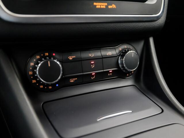 Mercedes-Benz CLA-KLASSE Shooting Brake 200 AMG Sport 157Pk Automaat (GROOT NAVI, LEDER/ALCANTARA, GETINT GLAS, SPORTSTOELEN, CRUISE, LED KOPLAMPEN, ELEK ACHTERKLEP, NIEUWE APK, NIEUWSTAAT)