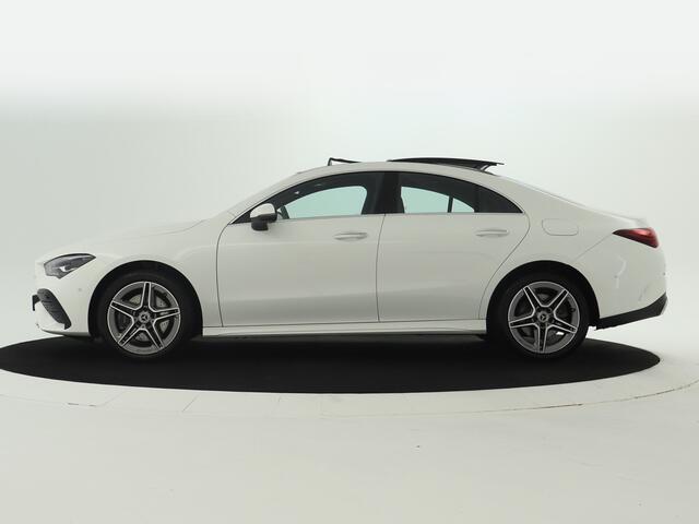 Mercedes-Benz CLA-KLASSE 250 e AMG Plug-In Hybride Panoramadak | Sfeerverlichting | Achteruitrijcamera | Digitale radio DAB+ | Inclusief 24 maanden MB Certified garantie voor Europa.