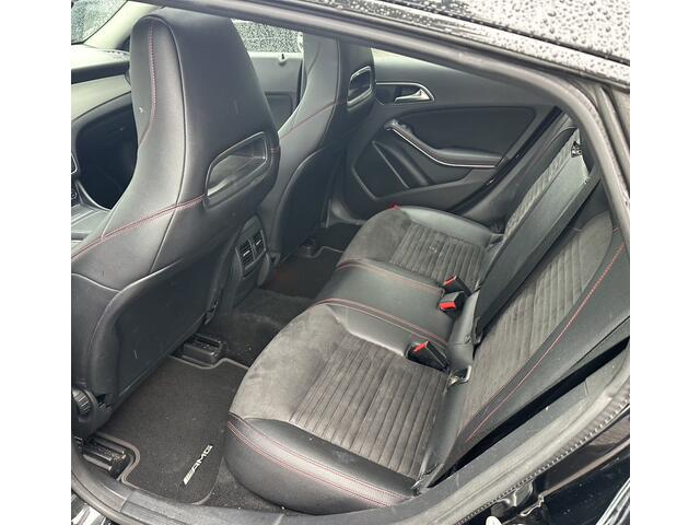 Mercedes-Benz CLA-KLASSE Shooting Brake 180 Business Solution AMG ** Panodak ** Navigatie ** Stoelverwarming