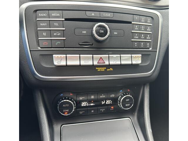 Mercedes-Benz CLA-KLASSE Shooting Brake 180 Business Solution AMG ** Panodak ** Navigatie ** Stoelverwarming