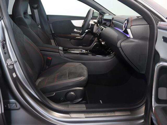 Mercedes-Benz CLA-KLASSE 180 Coupé Business Solution AMG | Techniek Pakket | 360* Camera | Burmester | Rij-assistentie | 19inch