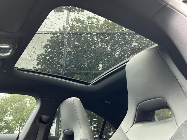 Mercedes-Benz CLA-KLASSE 250e AMG // Panoramadak // Memory // Sfeerverlichting // MultiBeam LED // Keyless // Night Pakket // Augmented Reality