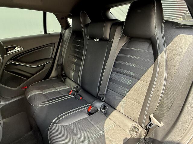Mercedes-Benz CLA-KLASSE Shooting Brake BWJ 2016 | 180 123PK Ambition AMG Line | TREKHAAK | SPORTSTOELEN | CLIMA | NAVI | CRUISE | 18'' LMV | PRIVACY GLASS |