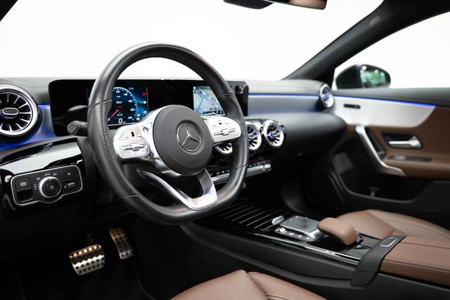 Mercedes-Benz CLA-KLASSE Shooting Brake 250 e AMG Line |Pano|Leder|Ambient|Trekhaak|Adaptive|