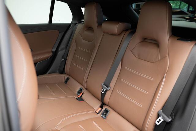 Mercedes-Benz CLA-KLASSE Shooting Brake 250 e AMG Line |Pano|Leder|Ambient|Trekhaak|Adaptive|
