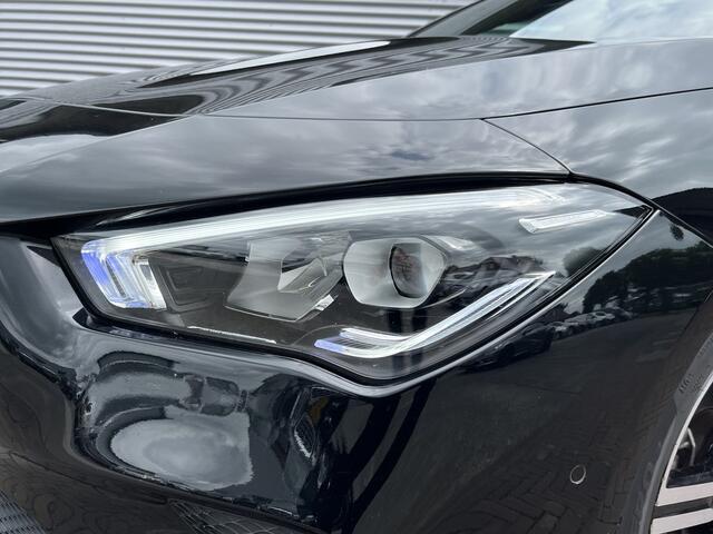 Mercedes-Benz CLA-KLASSE 180 Luxury Line