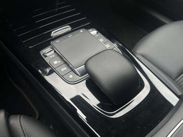 Mercedes-Benz CLA-KLASSE 180 Luxury Line