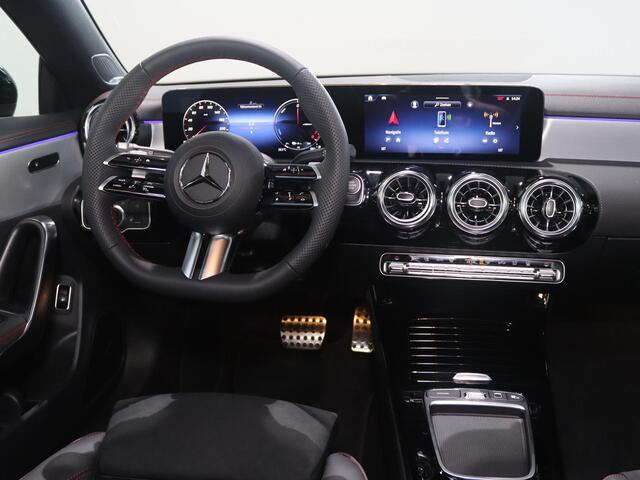 Mercedes-Benz CLA-KLASSE 250e Shooting Brake Business Solution AMG | Panoramaschuifdak | Burmester | 360°-camera | Rijassistentiepakket