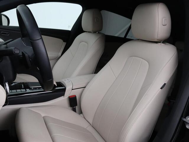 Mercedes-Benz CLA-KLASSE Shooting Brake 180 Luxury Line | Camera | Leder | Sfeerverlichting | Stoelverwarming | Adaptive cruise | Navigatie | LED