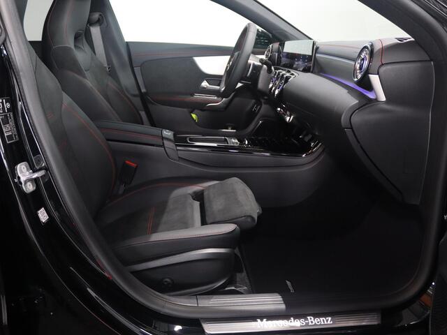Mercedes-Benz CLA-KLASSE 250e Shooting Brake Business Solution AMG | Panoramaschuifdak | Head-up display | 360° camera | Dodehoekassistent |