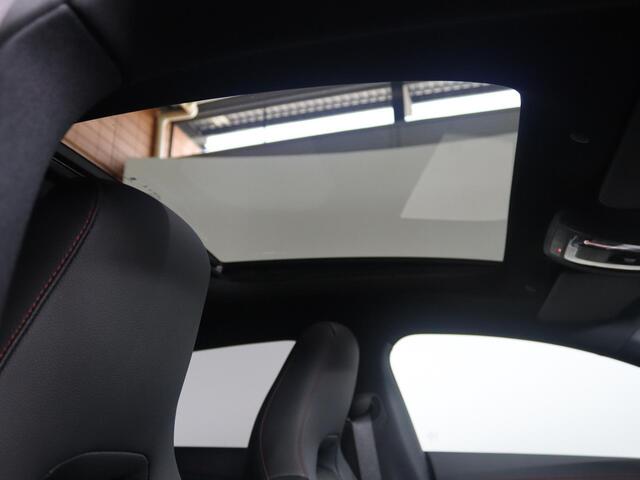 Mercedes-Benz CLA-KLASSE 250e Shooting Brake Business Solution AMG | Panoramaschuifdak | Head-up display | 360° camera | Dodehoekassistent |
