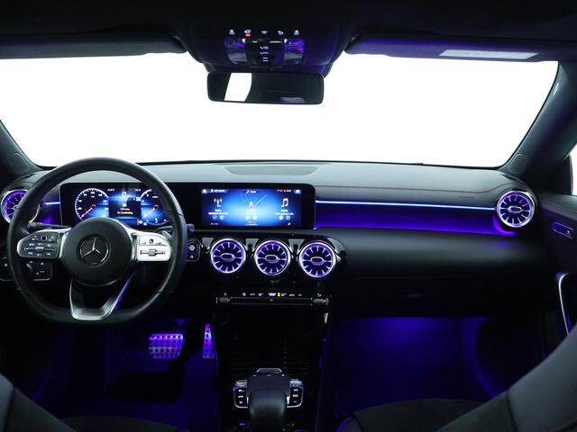Mercedes-Benz CLA-KLASSE 200 Business Solution AMG AMG Line | Panorama Schuif-Kanteldak | Achteruitrijcamera. Inclusief 24 maanden Mercedes-Benz Certified garantie voor Europa.