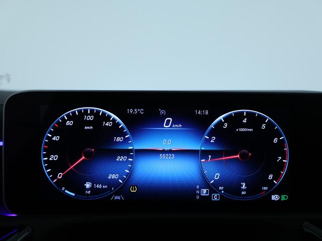 Mercedes-Benz CLA-KLASSE 200 Business Solution AMG AMG Line | Panorama Schuif-Kanteldak | Achteruitrijcamera. Inclusief 24 maanden Mercedes-Benz Certified garantie voor Europa.