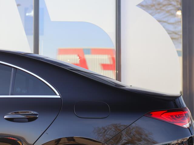 Mercedes-Benz CLA-KLASSE 180 AMG Line *Widescreen*Cruise*Sfeerverlichting*Stoelverw.*