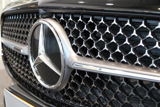 Mercedes-Benz CLA-KLASSE Coupé 180 Business Solution AMG Panorama dak