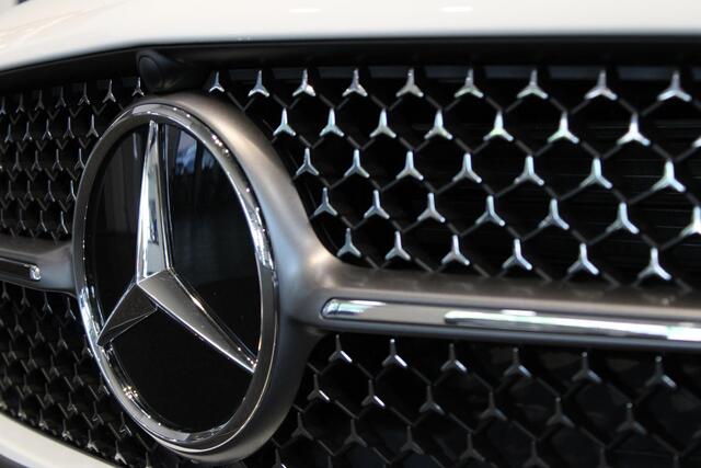 Mercedes-Benz CLA-KLASSE Shooting Brake 180 Star Edition Luxury Line LIMITED Panorama dak