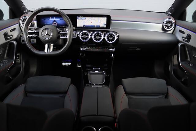 Mercedes-Benz CLA-KLASSE Shooting Brake 250 e AMG Line Aut8 | Facelift | Panoramadak | Distronic Pro | Memory | Burmester | Trekhaak | Keyless Go | Night Pakket |