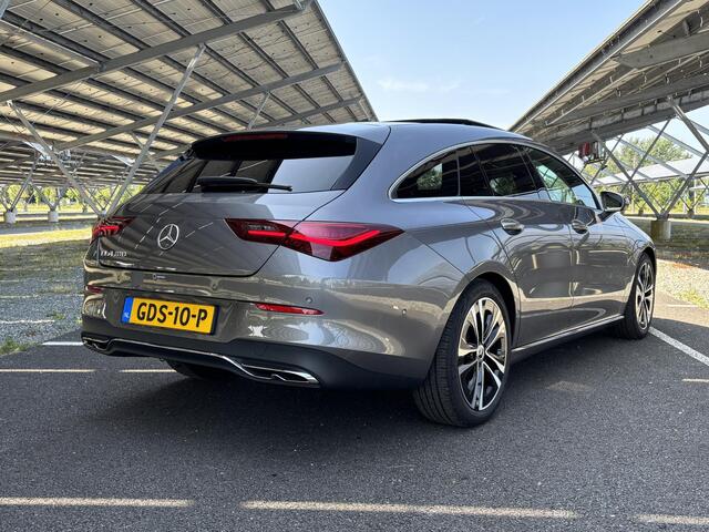 Mercedes-Benz CLA-KLASSE Shooting Brake 180 Star Edition Luxury Line | Panoramadak | Trekhaak | Sfeerverlichting | Parkeercamera | Stoelverwarming | LED |