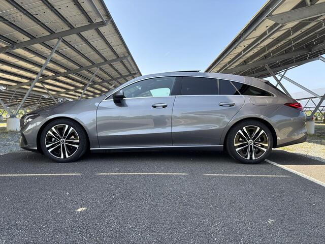 Mercedes-Benz CLA-KLASSE Shooting Brake 180 Star Edition Luxury Line | Panoramadak | Trekhaak | Sfeerverlichting | Parkeercamera | Stoelverwarming | LED |