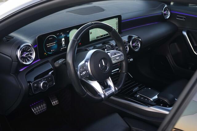 Mercedes-Benz CLA-KLASSE AMG CLA 35 4Matic 306PK Pano/Aero/Night/Sfeer
