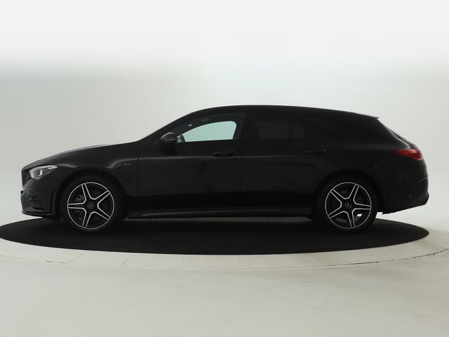 Mercedes-Benz CLA-KLASSE Shooting Brake 250 e AMG Plug-In Hybride AMG Line | Night Pakket | Achteruitrijcamers | EASY PACK achterklep | Spiegel Pakket Ledkoplampen Inclusief 24 maanden MB Certified garantie voor Europa.