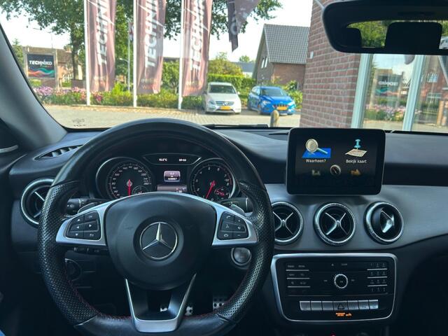 Mercedes-Benz CLA-KLASSE 180 AMG N. Ed. Plus Automaat SCHUIF.KANTLEDAK/PANODAK/HARMAN.KAR