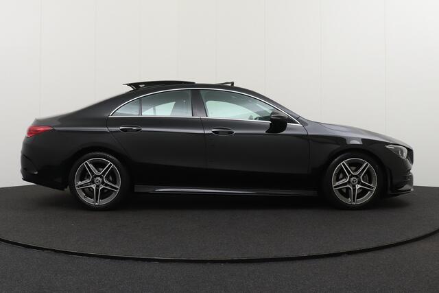 Mercedes-Benz CLA-KLASSE 180 Aut. AMG Pano-dak Camera Sfeerverlichting