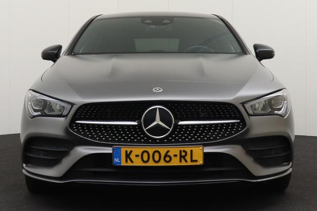 Mercedes-Benz CLA-KLASSE Shooting Brake 250e AMG Trekhaak Camera Dodehoek