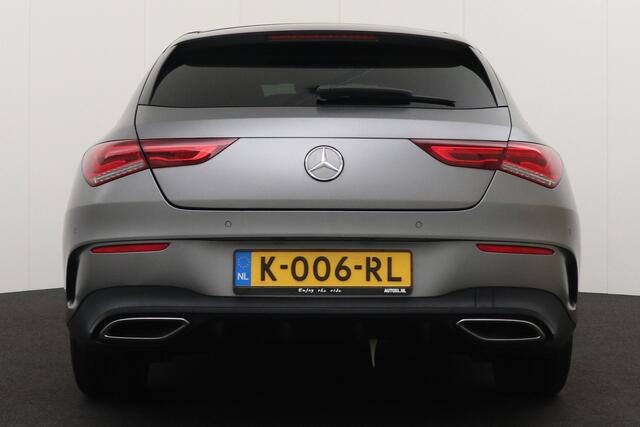Mercedes-Benz CLA-KLASSE Shooting Brake 250e AMG Trekhaak Camera Dodehoek