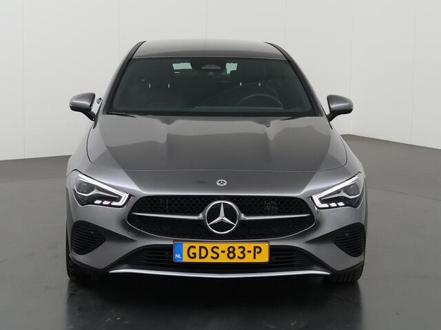 Mercedes-Benz CLA-KLASSE Shooting Brake 250 e Star Edition | Trekhaak | Stoelverwarming | Achteruitrijcamera | Widescreen |