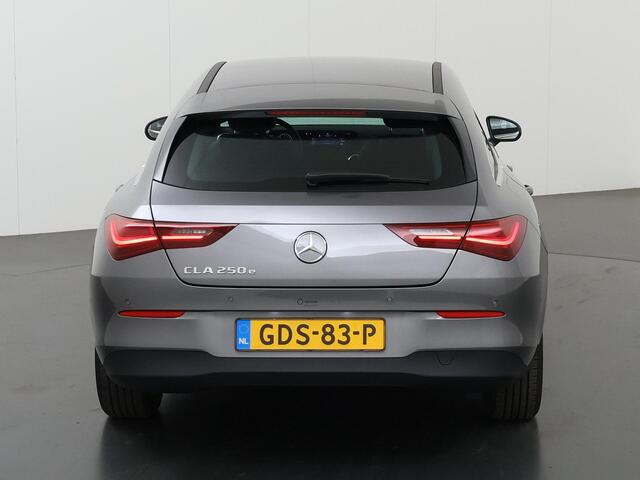 Mercedes-Benz CLA-KLASSE Shooting Brake 250 e Star Edition | Trekhaak | Stoelverwarming | Achteruitrijcamera | Widescreen |