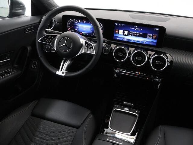 Mercedes-Benz CLA-KLASSE Shooting Brake 250 e Star Edition | Trekhaak | Stoelverwarming | Achteruitrijcamera | Widescreen |