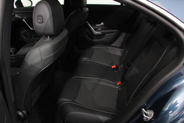 Mercedes-Benz CLA-KLASSE 200 Progressive 7-DCT Navigatie Climate Control Led Trekhaak Stoelverwarming Half Leder Camera