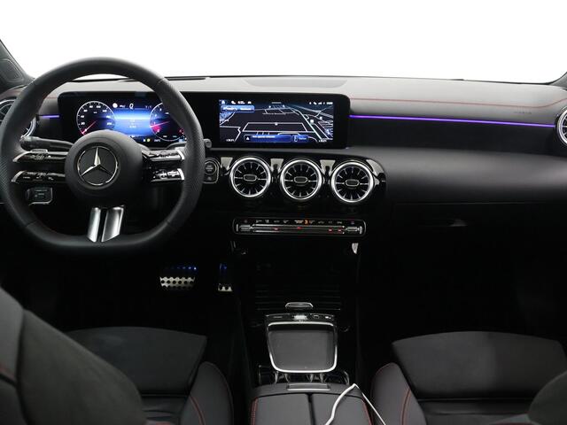 Mercedes-Benz CLA-KLASSE 180 Business Solution AMG |Panoramaschuifdak | Premium Plus | Night | Head-up display