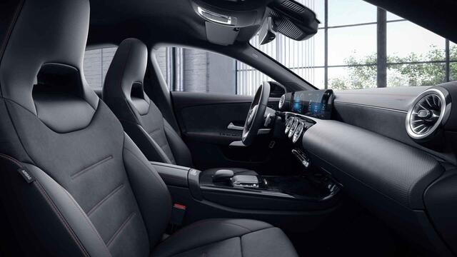 Mercedes-Benz CLA-KLASSE 250 e Business Solution AMG Limited | AMG | Apple carplay | Stoelverwarming |