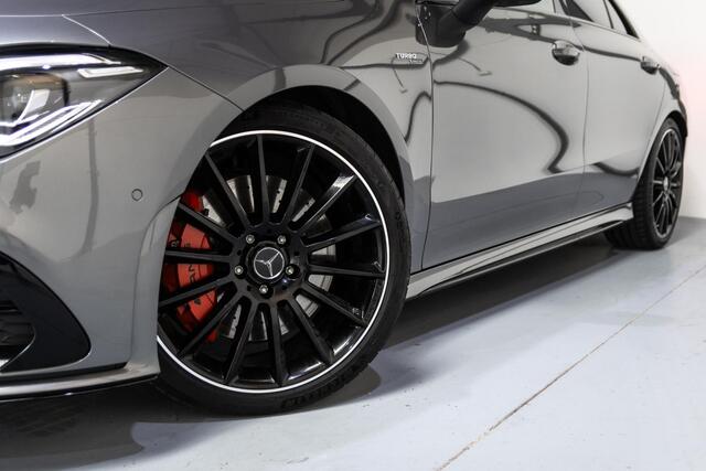 Mercedes-Benz CLA-KLASSE AMG 35 4MATIC Premium Plus AMG/PANO/NIGHTPAKKET/GLASCOATING/DEALEROH