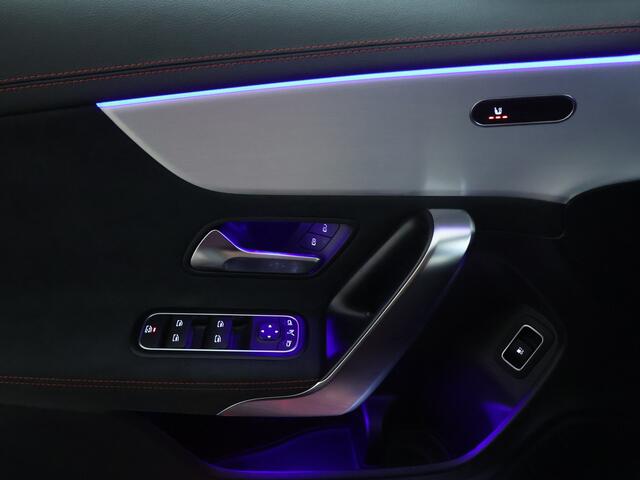 Mercedes-Benz CLA-KLASSE 250e AMG - line | AMG | NIght Pakket | Sfeerverlichting | Park pilot + Achtecamera | Digital Light | Dodehoek assistentie | Stoelverwarming Inclusief 24 maanden MB Certified garantie voor Europa.