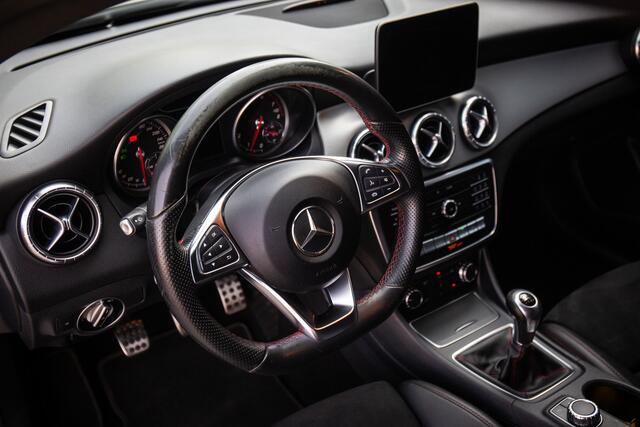 Mercedes-Benz CLA-KLASSE Shooting Brake 180 Prestige , Achteruitrijcamera, Navigatie, Isofix, Stoelverwarming,
